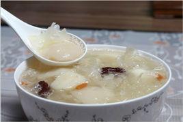 馬蹄雪梨銀耳湯 馬蹄雪梨銀耳湯
