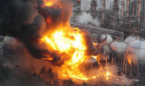 日本千葉縣市原市煉油廠儲油罐發生連環爆炸