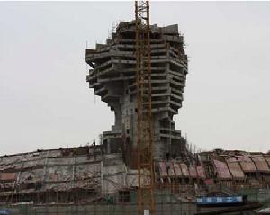 建設中的毛澤東雕像