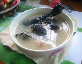 天麻黨參黃芪烏雞湯 天麻黨參黃芪烏雞湯