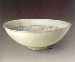 金磁州窯白地劃花大碗 金磁州窯白地劃花大碗