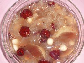 紅棗蓮子銀耳雪梨羹 紅棗蓮子銀耳雪梨羹