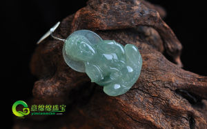 緬甸A貨老坑天然冰糯種翡翠帶翠玉觀音掛件  