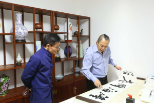 書畫家曹國電與“皇阿瑪”張鐵林