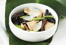 黑木耳百合冰糖湯 黑木耳百合冰糖湯