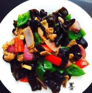 紅椒炒木耳 紅椒炒木耳