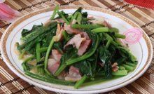 牛肉炒菠菜 牛肉炒菠菜