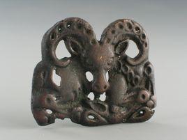 盤角羊頭形銅飾件 盤角羊頭形銅飾件