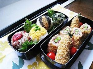 彩色飯糰便當 彩色飯糰便當