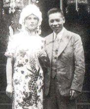 蔣方良與丈夫蔣經國合影