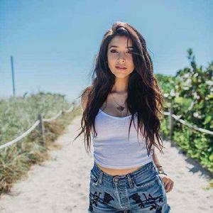 阿佳麗·拉納戴夫 阿佳麗·拉納戴夫