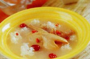 銀耳鴿子湯 銀耳鴿子湯