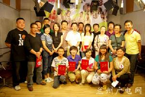 在電視台參加蘭州方言版《武林外傳》配音