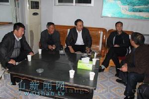 縣委書記在前王村馬衛東視察