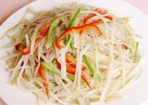 彩椒土豆絲 彩椒土豆絲