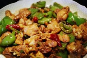 青椒爆雞塊 青椒爆雞塊