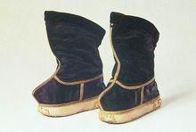 青緞粉底小朝靴