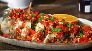 雙色剁椒鱸魚 雙色剁椒鱸魚