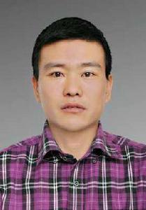 王金紅[常山縣行政服務中心副主任、黨組成員]