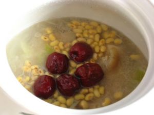 大棗黃豆豬蹄湯 大棗黃豆豬蹄湯