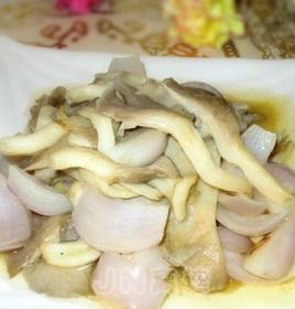 蘑菇炒洋蔥 蘑菇炒洋蔥