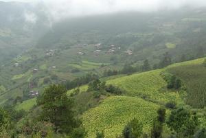 永勝縣片角鄉紅光村委會麥地村村莊全貌