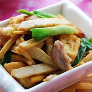 臭豆腐炒三片 臭豆腐炒三片