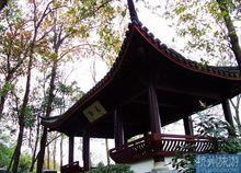 鳳凰山上的一座古建築