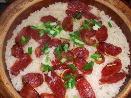 廣式臘腸煲仔飯 廣式臘腸煲仔飯