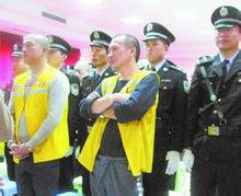 12&middot;6青島打砸搶劫案