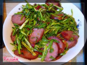 蒜苗炒紅腸