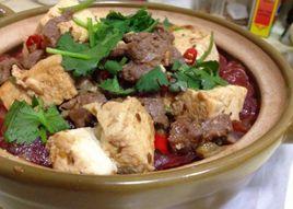 孜然牛肉豆腐煲仔飯 孜然牛肉豆腐煲仔飯