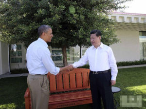 歐巴馬贈習近平一把加州紅衫木長椅