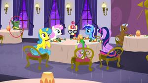 在餐館監視紫悅的星光