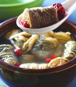 枸杞燉鰻魚 枸杞燉鰻魚