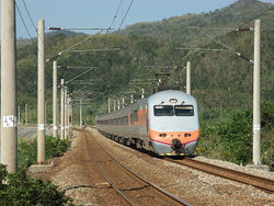 （圖）E1000型推拉式電車組