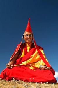 益西降措仁波切 益西降措仁波切