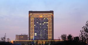 鹽城市行政服務中心夜景