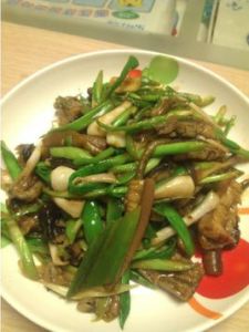 鱔魚炒蒜苗 鱔魚炒蒜苗