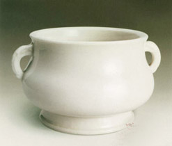 明代德化窯白釉螭耳爐