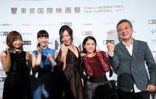 東京國際電影節上（左1）