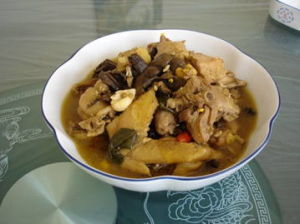 野胡蘿蔔燉小雞 野胡蘿蔔燉小雞