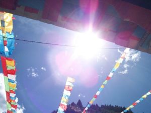  益西寺空中出現的五大金剛光明