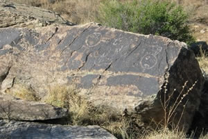 卡莫尼卡谷地岩畫