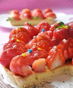 草莓椰絲塔