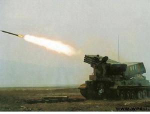 83式273毫米履帶式自行火箭炮