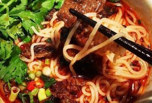 川味麻辣牛肉麵 川味麻辣牛肉麵