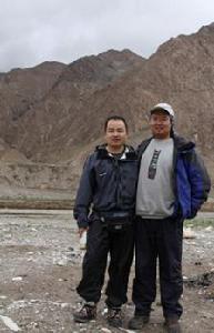 兩個中年,一個世界 兩個中年,一個世界