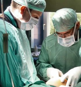 骨髓穿刺術-手術中