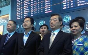 啟程訪問大陸（謝長廷，右二）